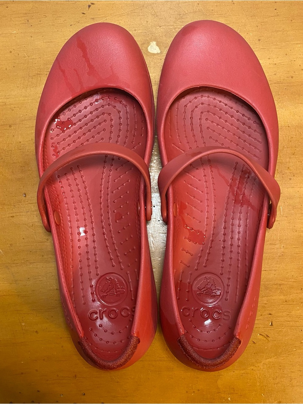 Crocs Women’s 10 Alice Ballet Flats Mary Jane Shoes Red Rubber Slip On Strap - Picture 5 of 7
